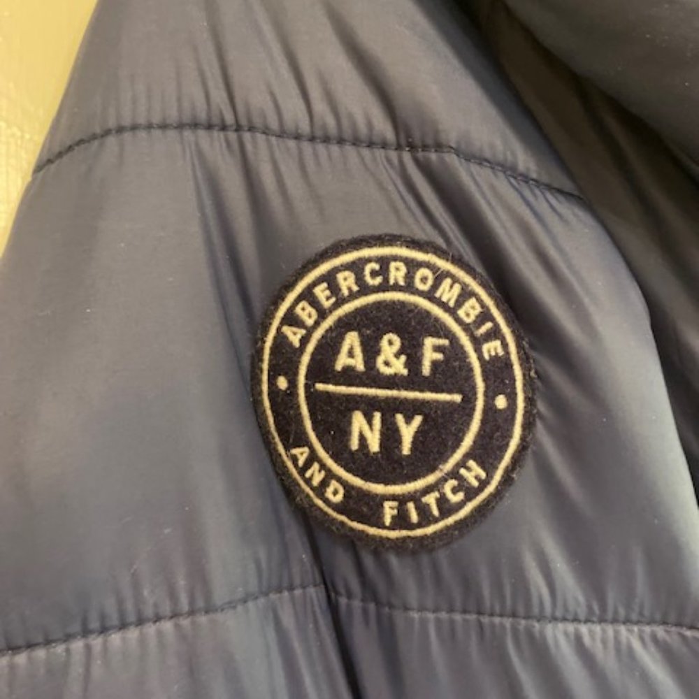 Abercrombie Fitch Size Small Navy Puffer Coat - Cute, Classic Style